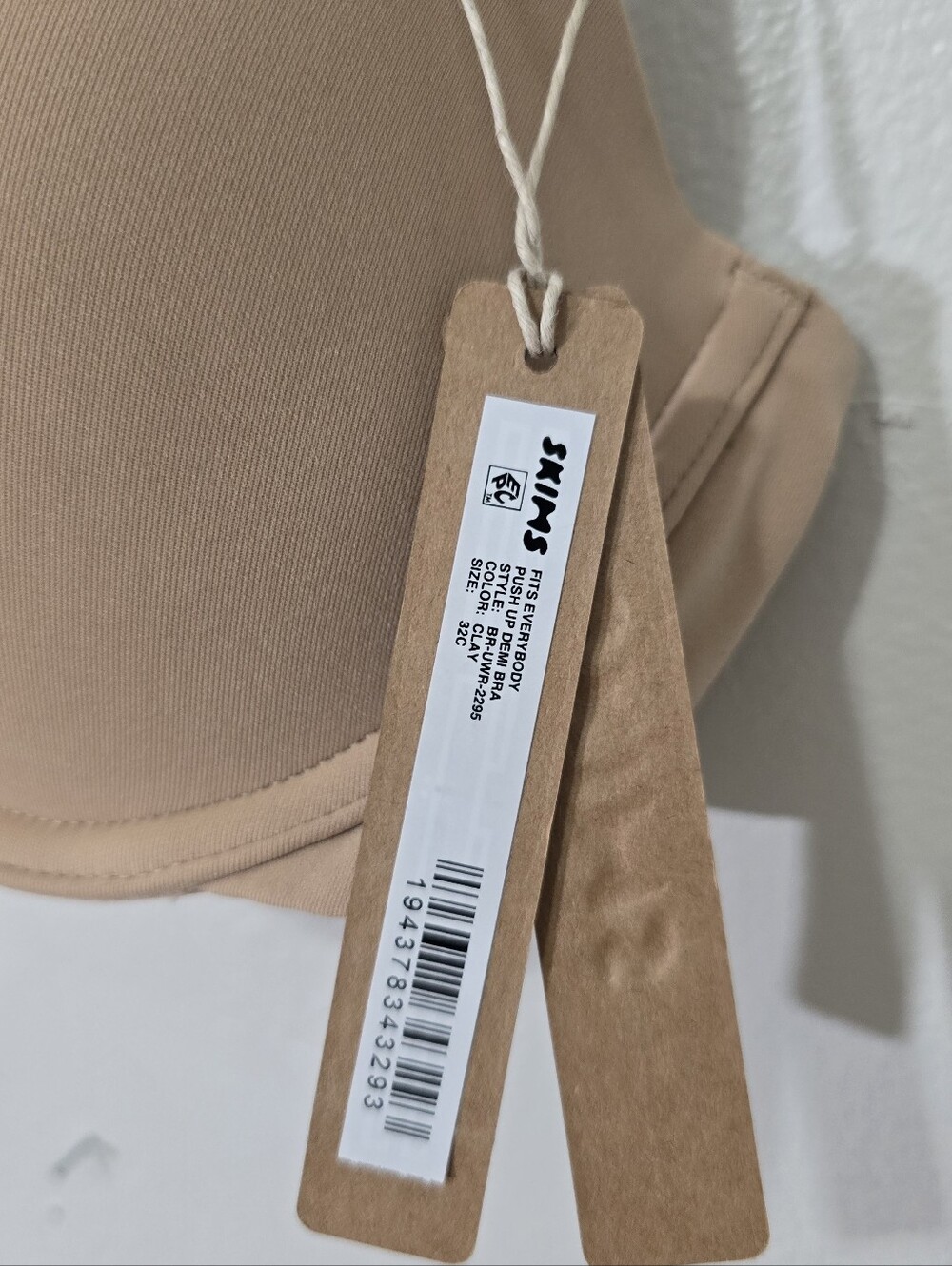SKIMS NWT 32C Fits Everybody Tshirt Demi Bra - Picture 2 of 7